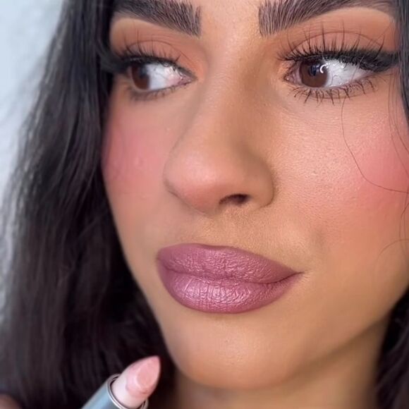 MAC Limited Edition 40th Anniversary Bringbacks Glazed/Frost Lipstick in Bubbles - Picture 8 of 16